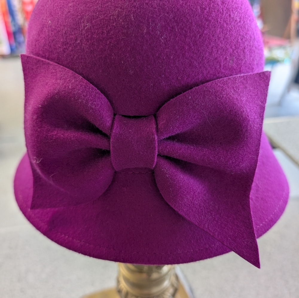 Vintage Hot Pink Felt Cloche Hat with Bow